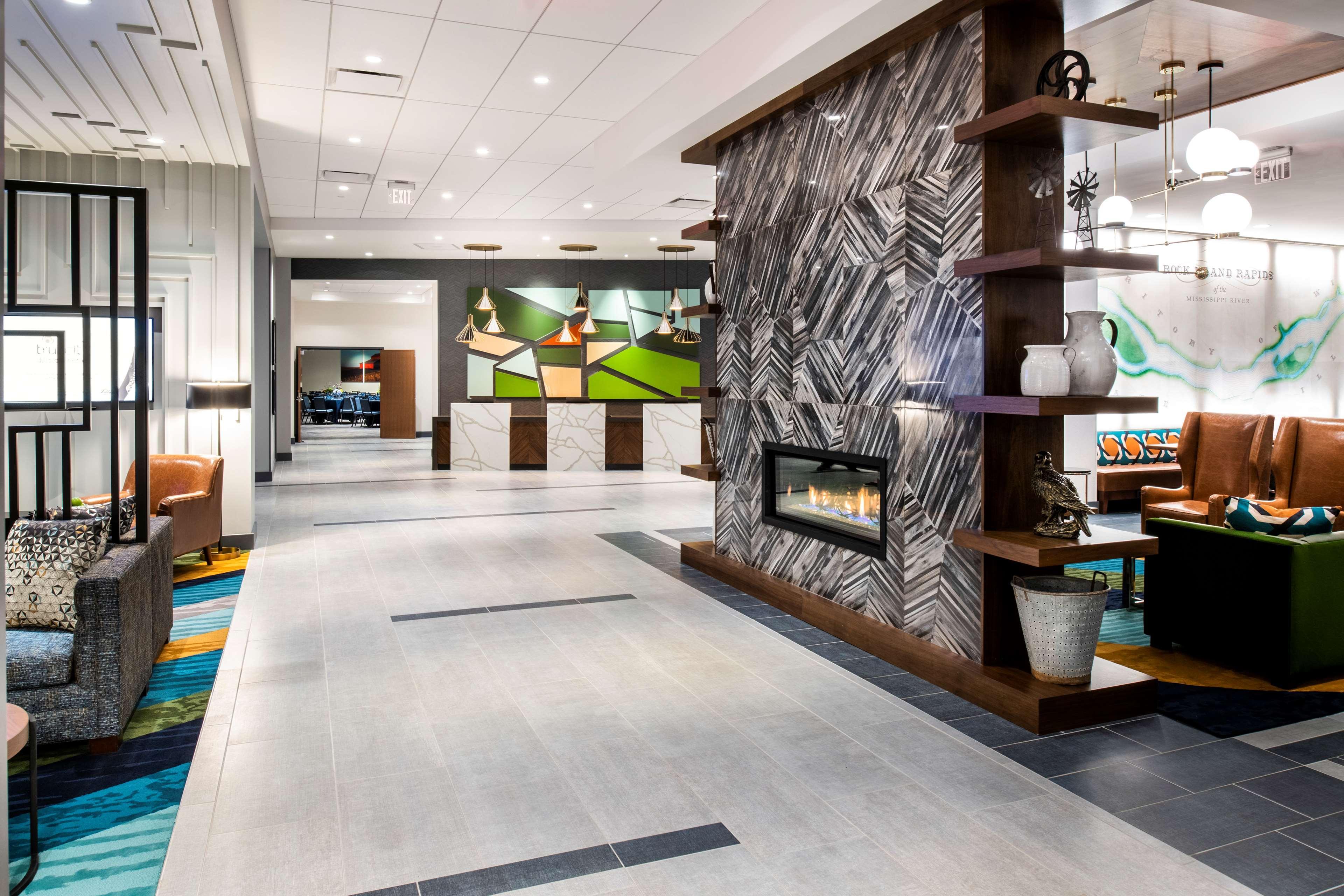 Hyatt Place East Moline/Quad Cities Exterior photo